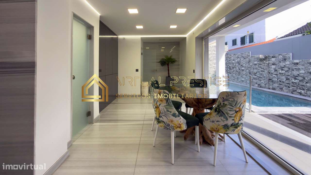 Moradia T4 Remodelada com Piscina em Belverde-5