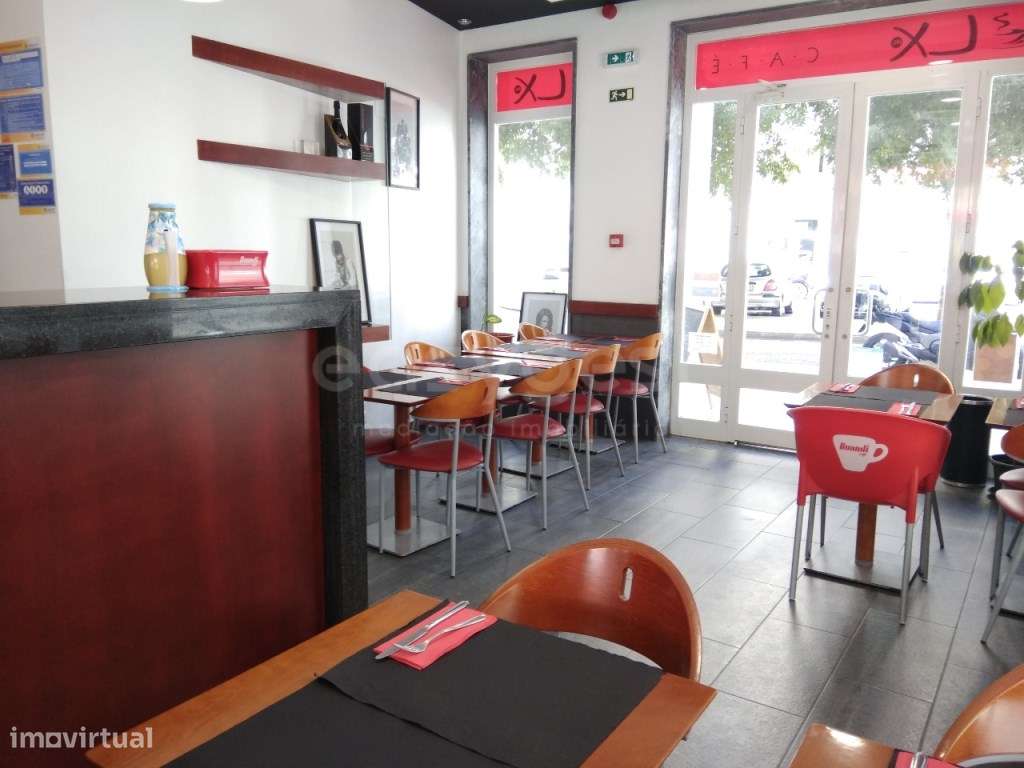 Café / Restaurante em Pleno Funcionamento - Junto à Renault de Telh... - Grande imagem: 2/21
