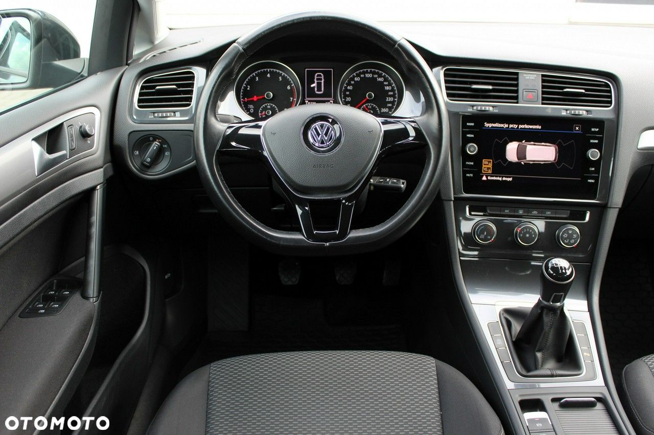 Volkswagen Golf - 8