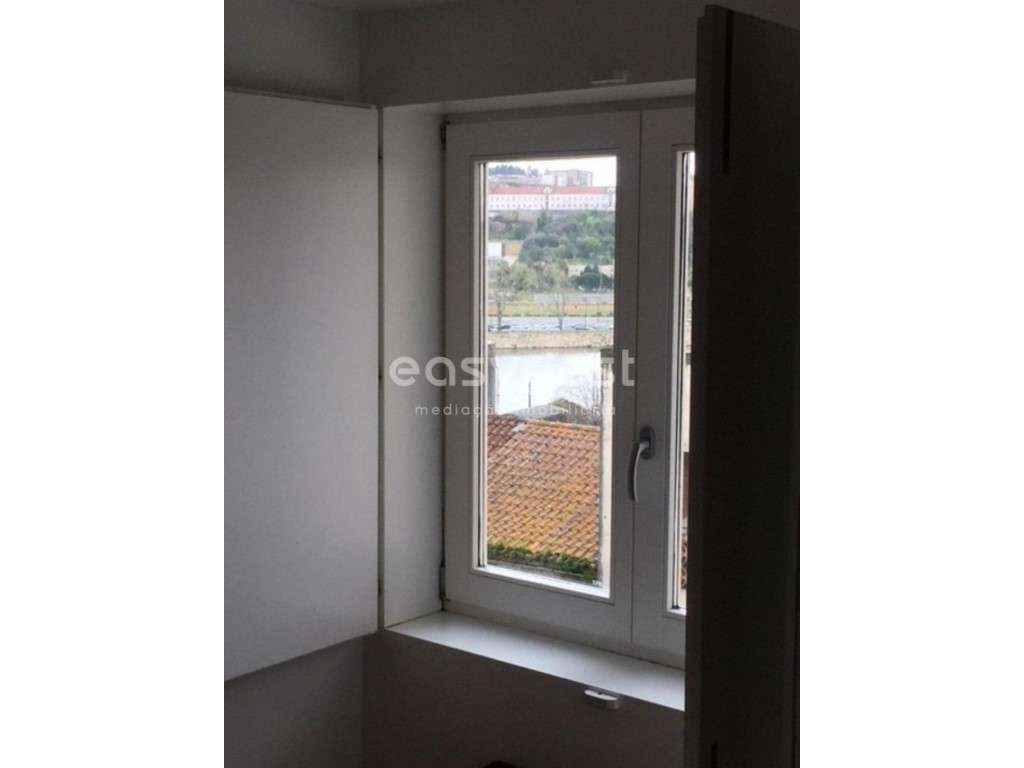 Zona histórica - Apartamento T3 Duplex renovado situado na Sé Velha - Grande imagem: 5/37