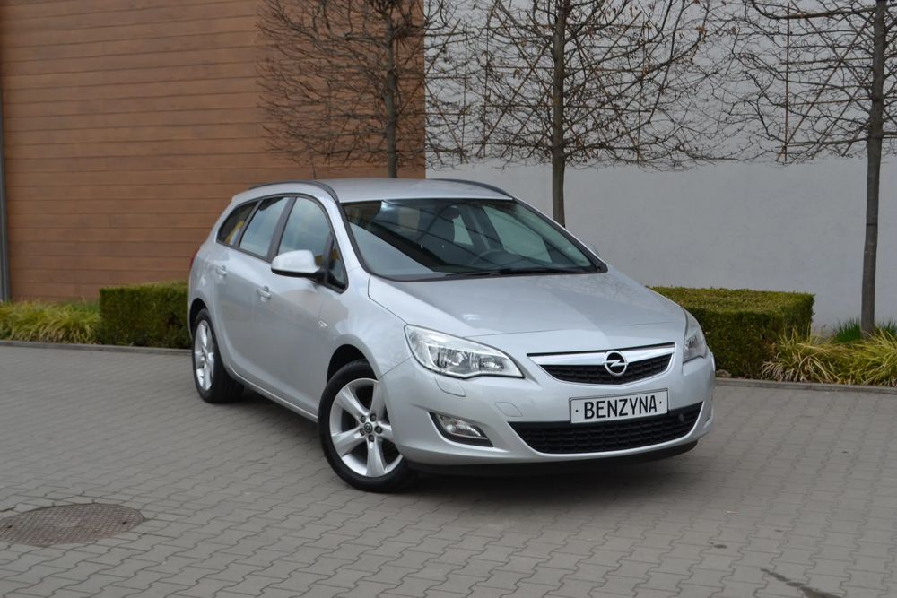 Opel Astra J 2012