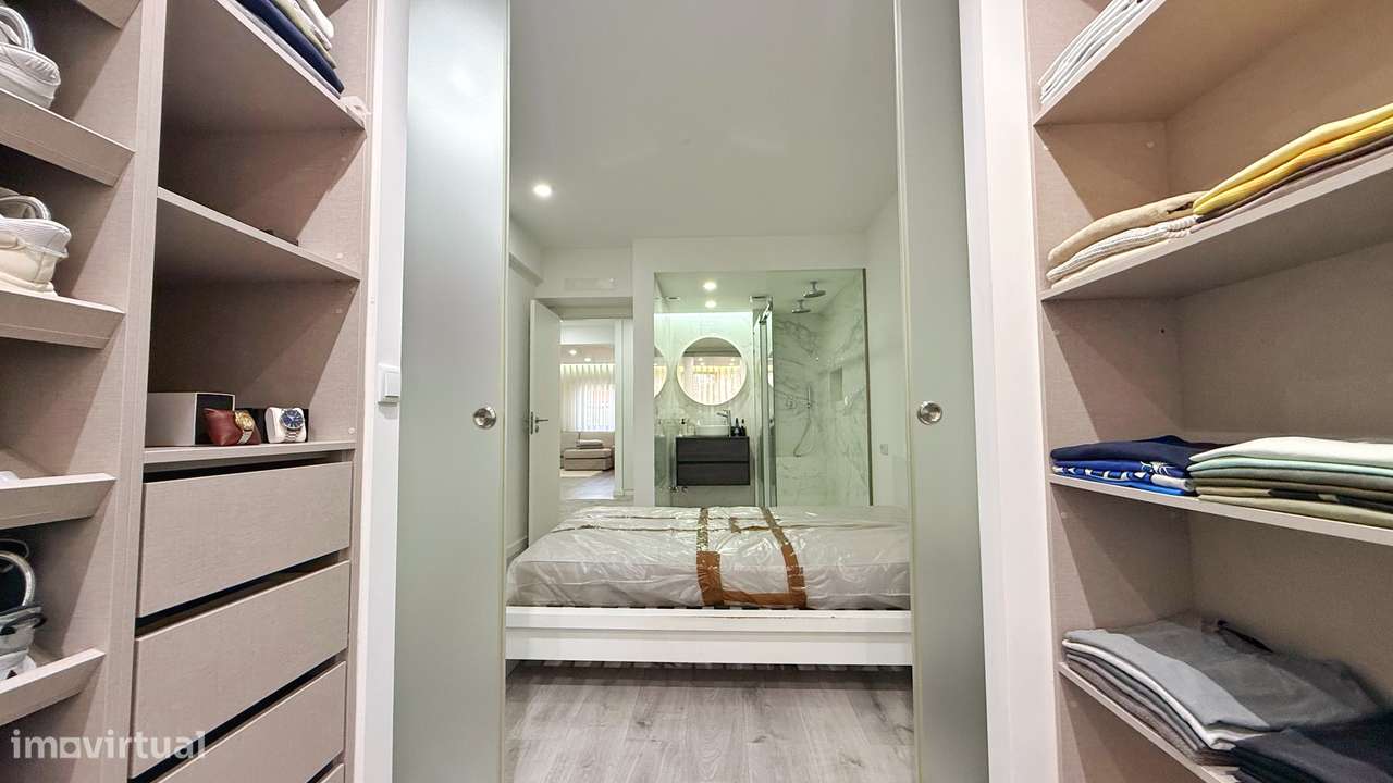 Apartamento T2 Totalmente Remodelado com Suite e Varanda-16