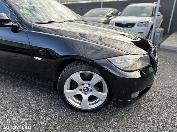 BMW Seria 3 318d DPF Touring Aut. Edition Lifestyle - 34