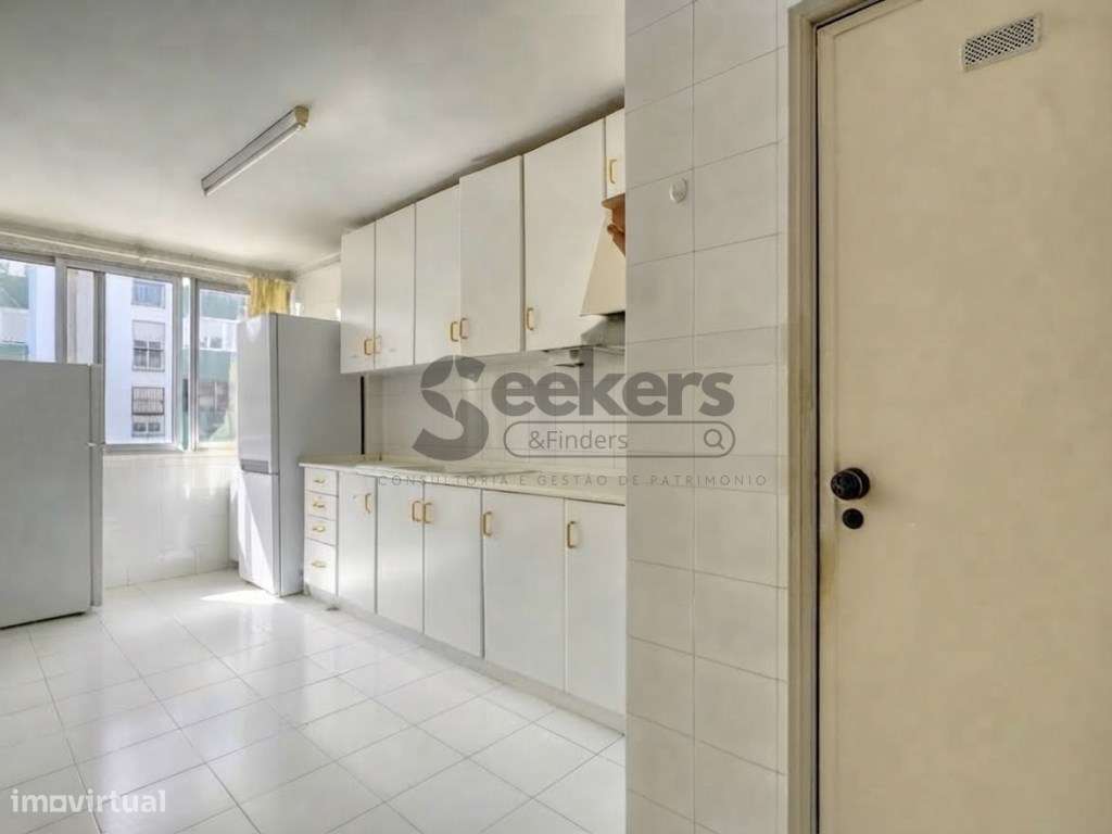 Oportunidade em Cascais! T3 (ex-T4) com Amplas Áreas e Potencial Ún...-9