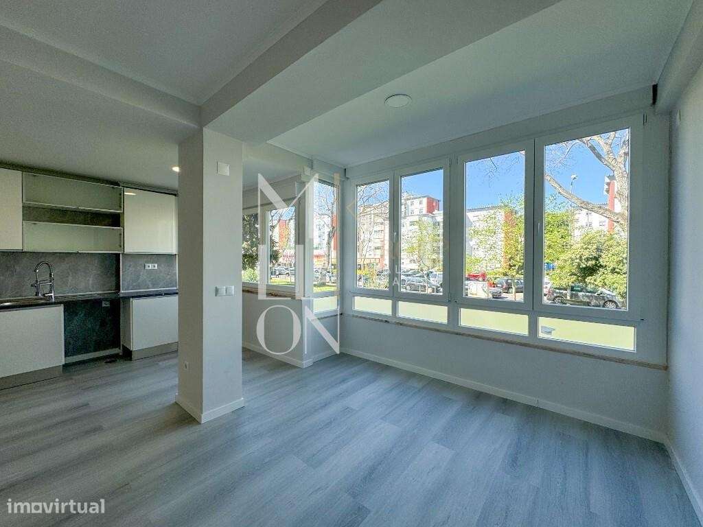Apartamento T2 Totalmente Remodelado | Localização Premium - Grande imagem: 5/24