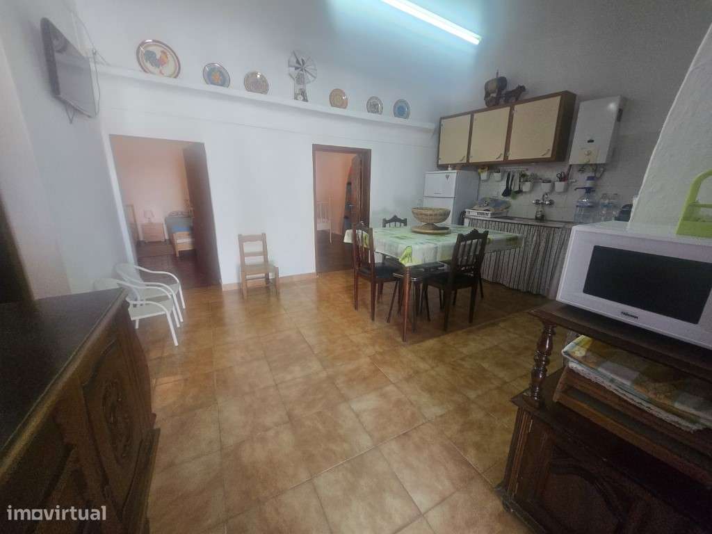 Moradia com T2 + T1 a 5 min da Praia Fluvial de Azenhas d'El Rei-3