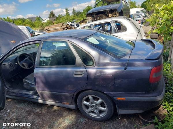 Volvo V40 1.8 benzyna 122KM NA CZĘŚCI Sedan Chrzanów Małopolskie - 3