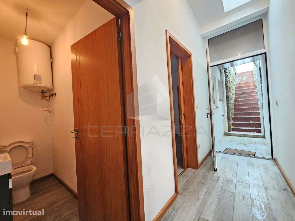 MORADIA T2+1 INDEPENDENTE PORTO(CAMPANHÃ - CORUJEIRA) - Grande imagem: 3/17