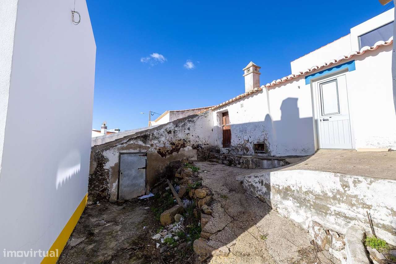 RUINA COM PROJETO SUBMETIDO PARA MORADIA T2, CARRAPATEIRA - Grande imagem: 3/8