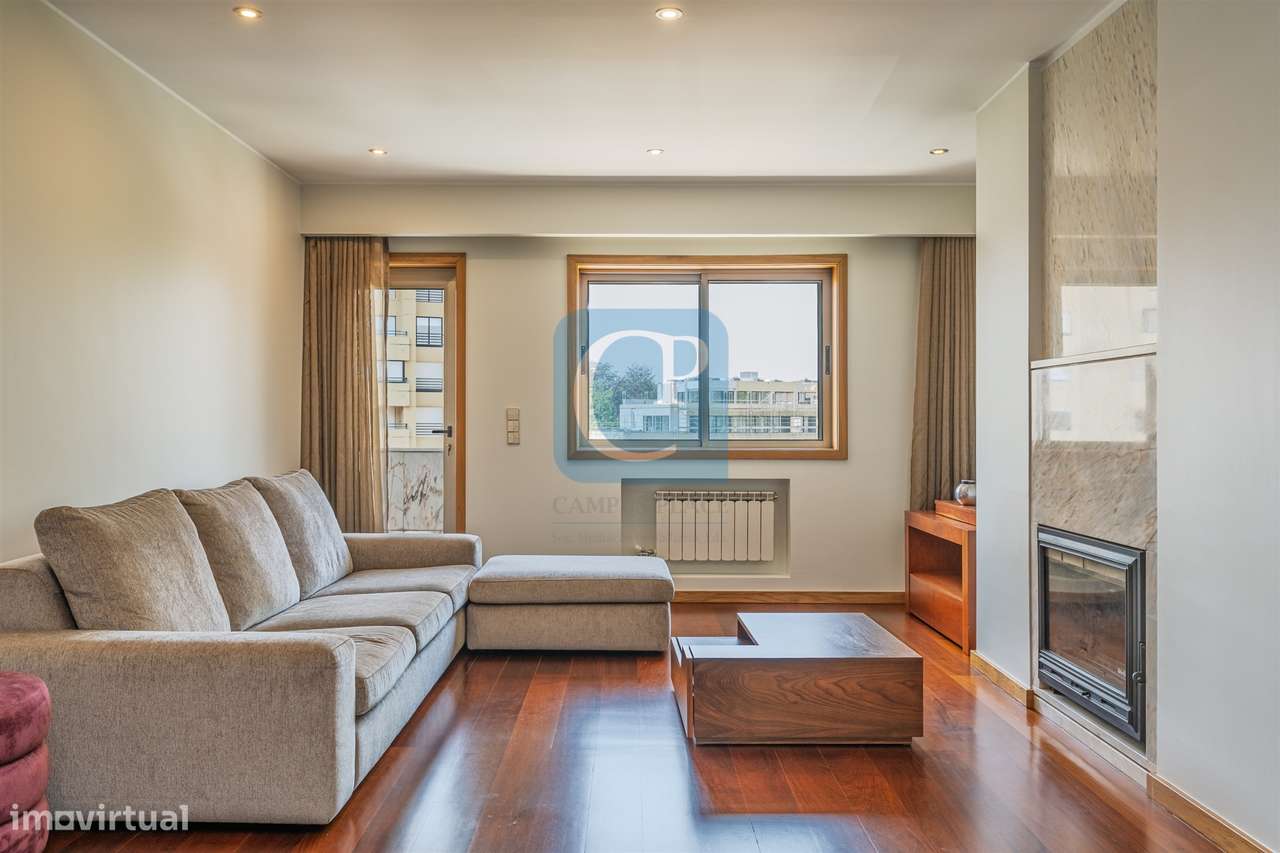 Apartamento T3 à Avenida da Boavista, Lordelo do Ouro - Grande imagem: 2/23