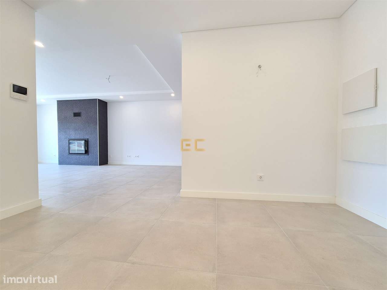 Apartamento T3 novo, com garagem, para venda na Figueira da Foz- Buarc-10