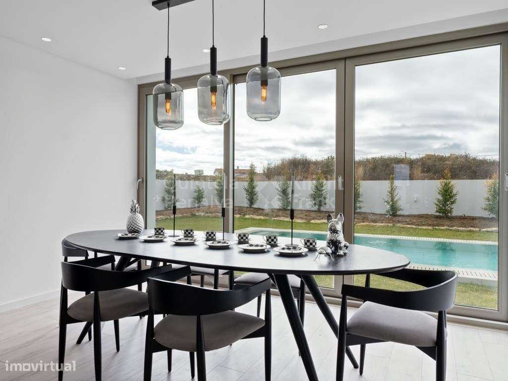 Moradia T3 independente com piscina em Gouveia, Sintra - Grande imagem: 5/28