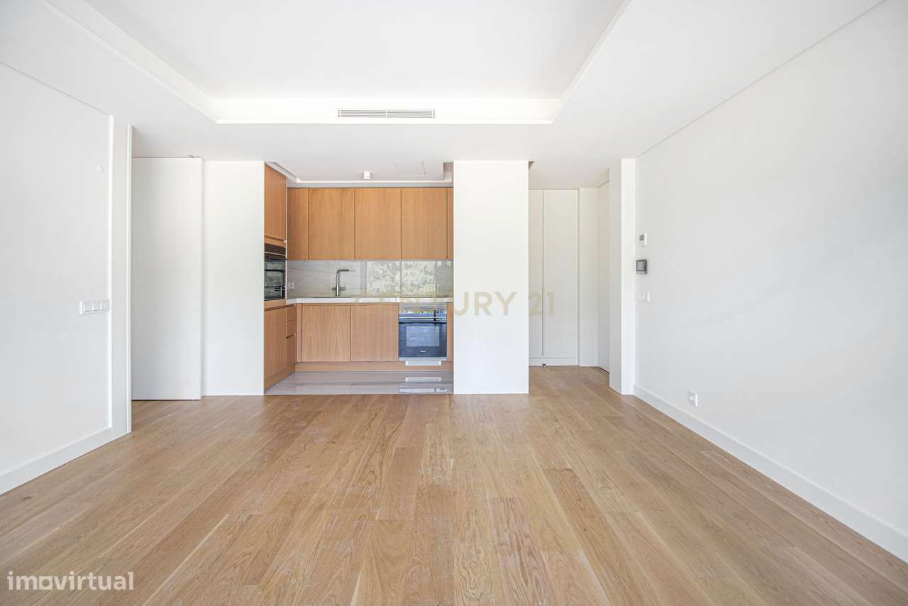 Apartamento T2 com Piscina e Estacionamento - Unique Benfica - Grande imagem: 4/26