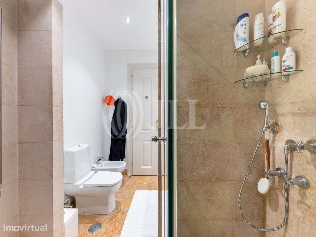 Apartamento T4 com garagem, no Chiado, em Lisboa-30
