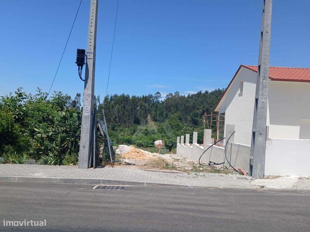 Terreno com projeto aprovado para moradia T3, em Cortes, Leiria.-3