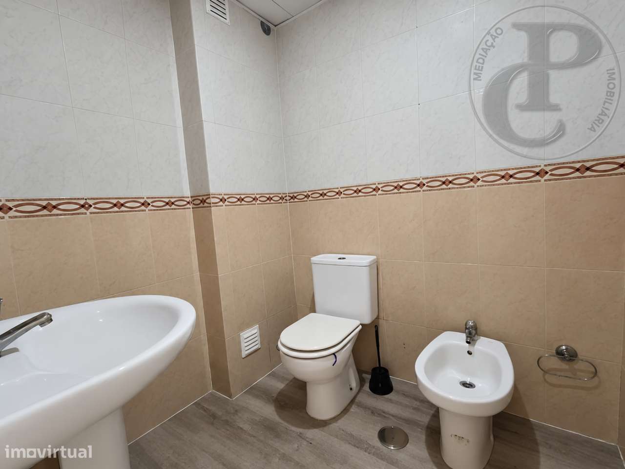 Apartamento T3 na Quinta do Conde-15