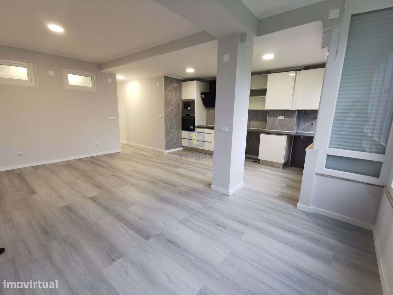 Oeiras T2  com 2 wcs  e Elevador Varanda e Arrecadação, com Boas áreas - Grande imagem: 4/29