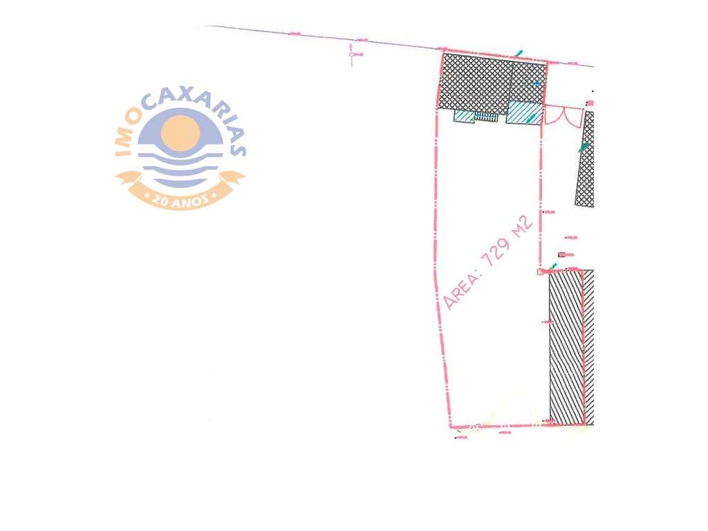 Moradia Rústica com Pátio e Anexos para Recuperar - Urqueira, Ourém-43