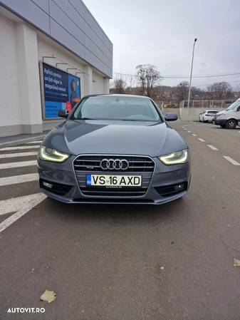 Audi A4 2.0 TDI DPF quattro S tronic Attraction - 1