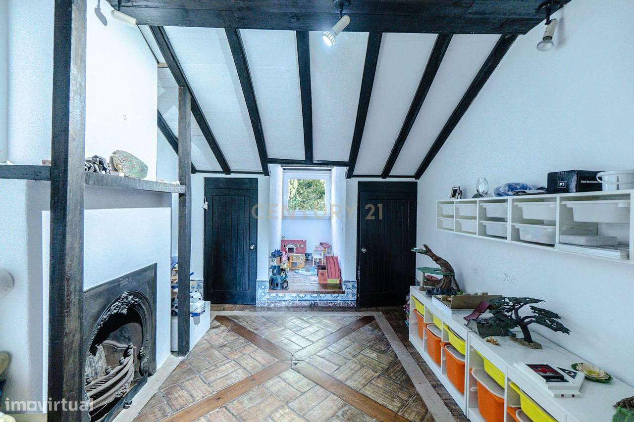 Vila de Prestígio T7+2 com 5.000 m² de Privacidade na Verdizela-35