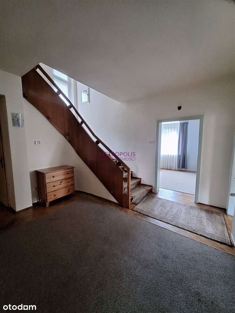 Dom w samym centrum miasta z wyposażeniem-6