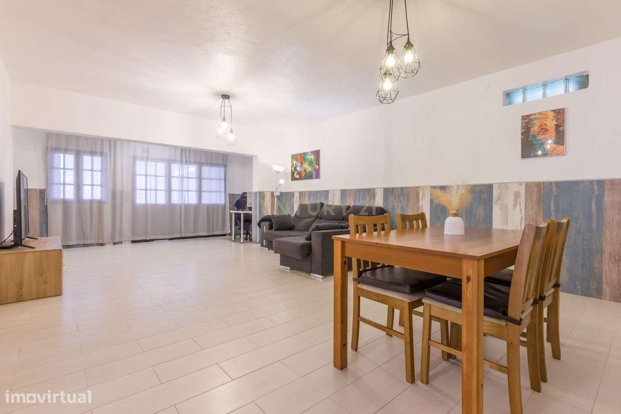 Moradia isolada  de gaveto com  5 assoalhadas num lote de 426 m2 na Qu-10