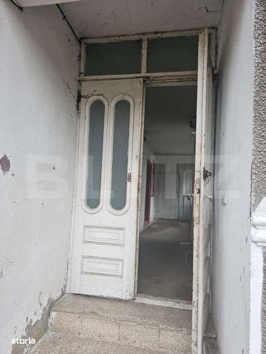 Casa veche cu 4 camere, demisol, teren 300 mp, zona Campeni, Mihoeşti - Imagine principală: 4/12