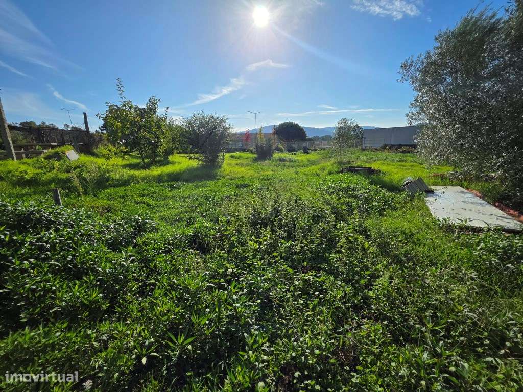 Terreno para construção com 908 m2-2