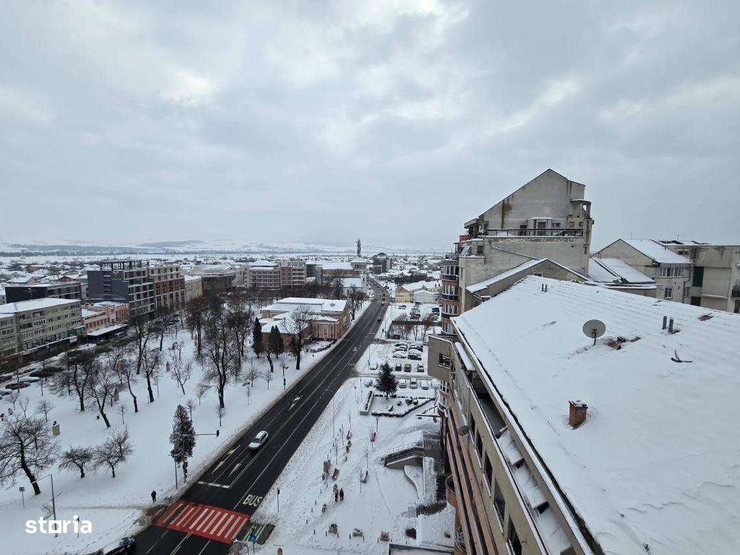 De vanzare Apartament 2 camere situat Ultracentral.-10