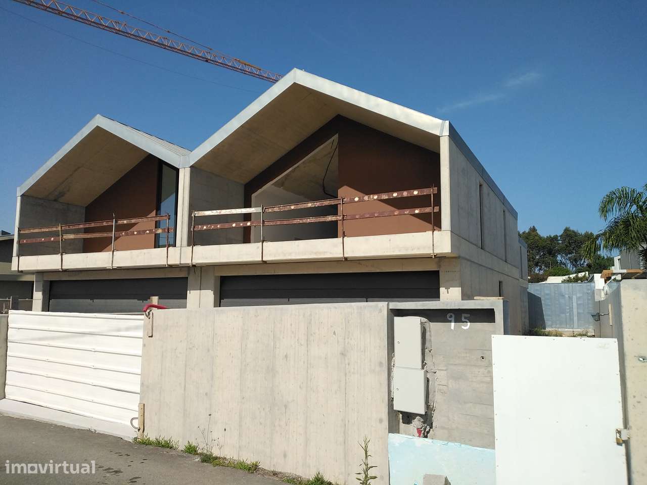 MORADIA NOVA com Piscina e Jardim - Junto ao Mar .-41