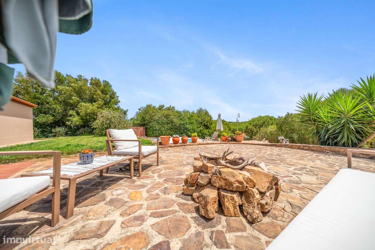 Herdade com moradia T4+1, piscina e lago-42