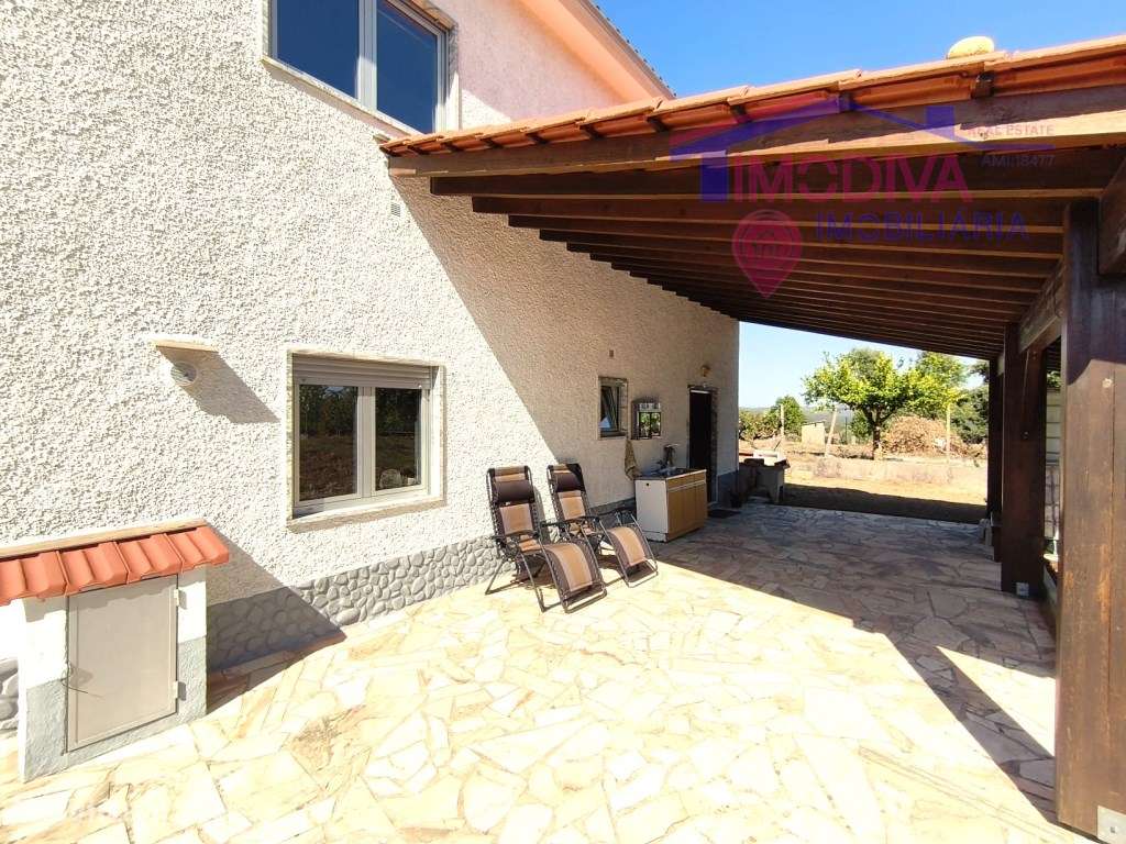 Moradia T3 com garagem e Terreno com 1850 m2 em Arega, Figueiró dos...-6