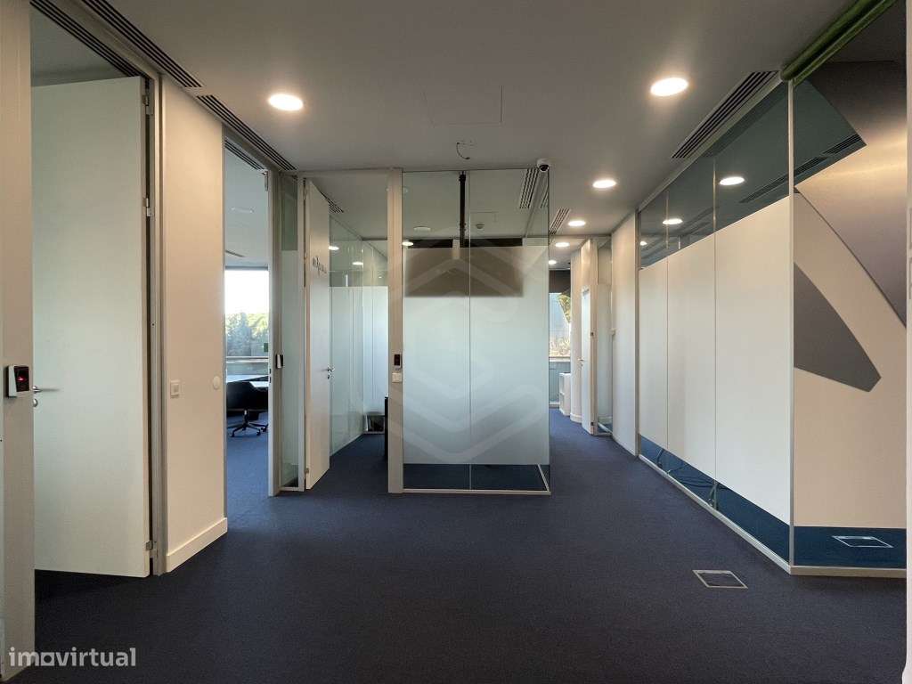 Para arrendamento, escritório com 545 m², com localização emblemáti... - Grande imagem: 4/22