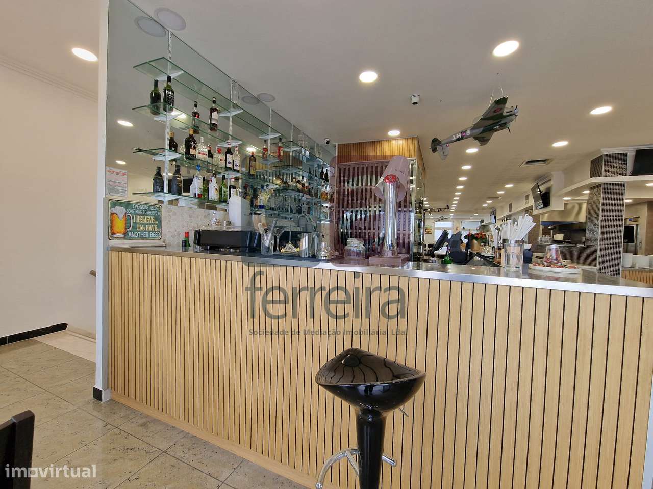 Restaurante composto por três pisos no Coração de Almeirim-17