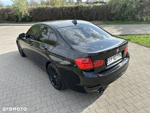 BMW Seria 3 328i xDrive Luxury Line - 4