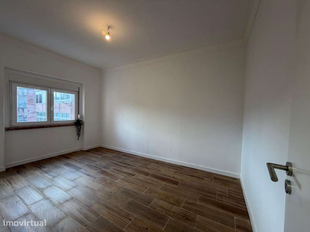 Apartamento T2, Renovado, junto a Vila Chã/Amadora: Oportunidade Ún...-16