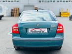 Skoda Octavia 1.6 FSI Elegance Aut - 12