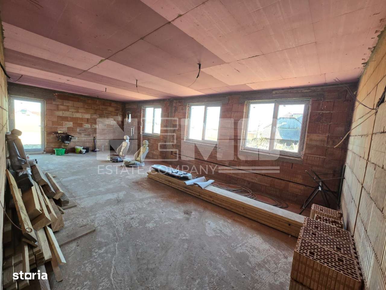 Casă la roșu la 165000 euro I Pe teren de 32 de ari I Măneuți - Imagine principală: 4/20