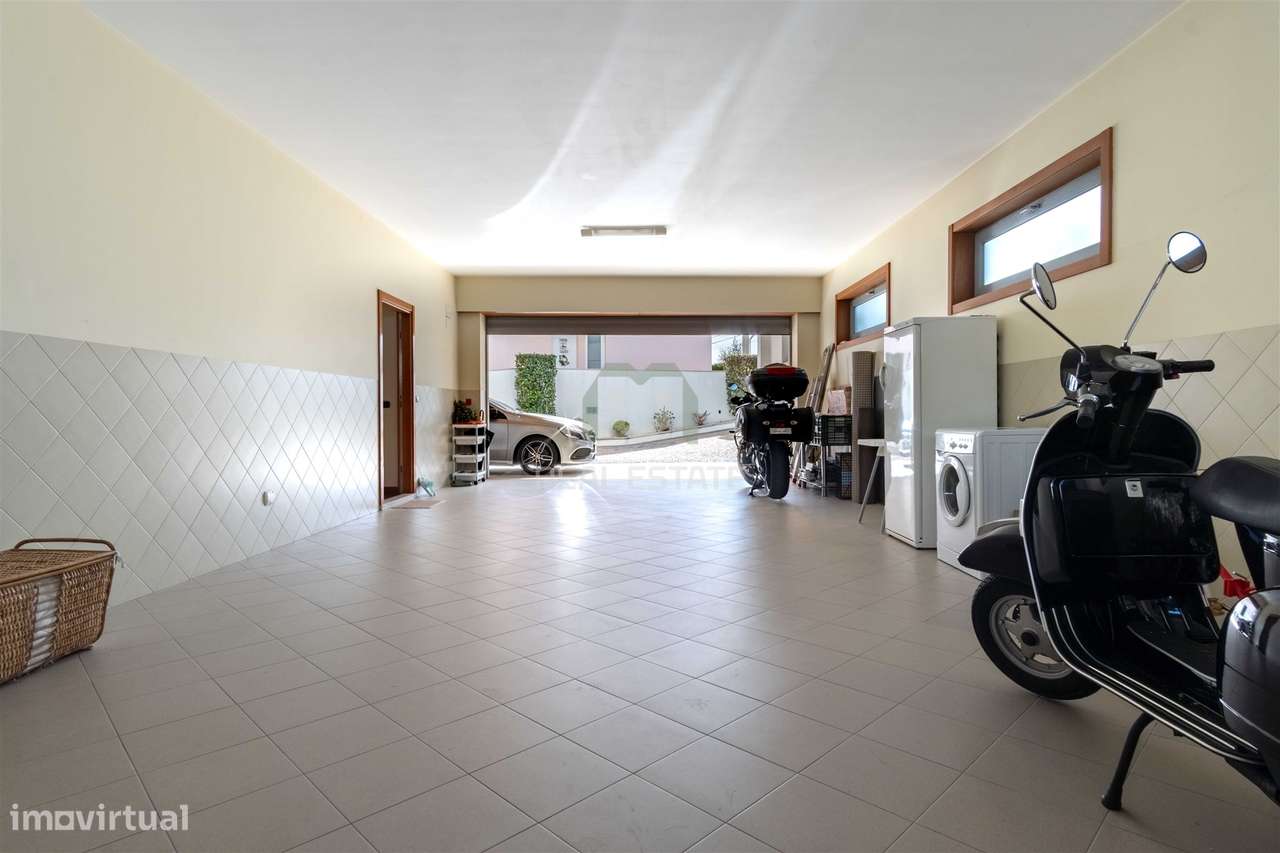 MORADIA  INDIVIDUAL COM PISCINA EM VALONGO-59