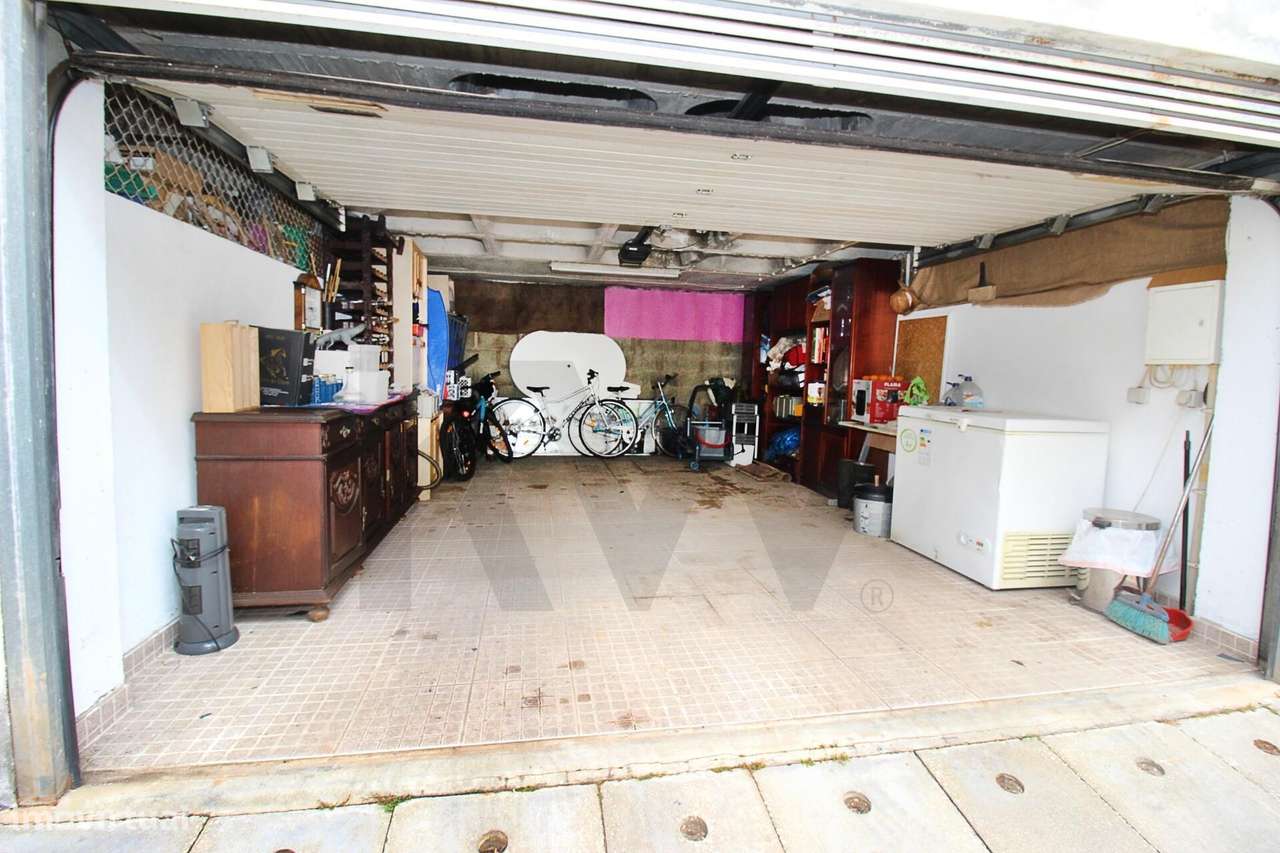 Duplex T3 com Garagem Box em  Silves-12