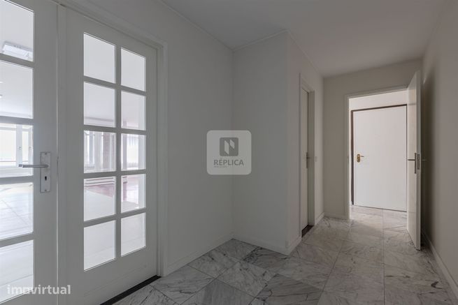 Apartamento T4 com Varanda de 31m2 e vista mar em Matosinhos-15