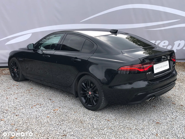 Jaguar XE 2.0 D180 S - 16