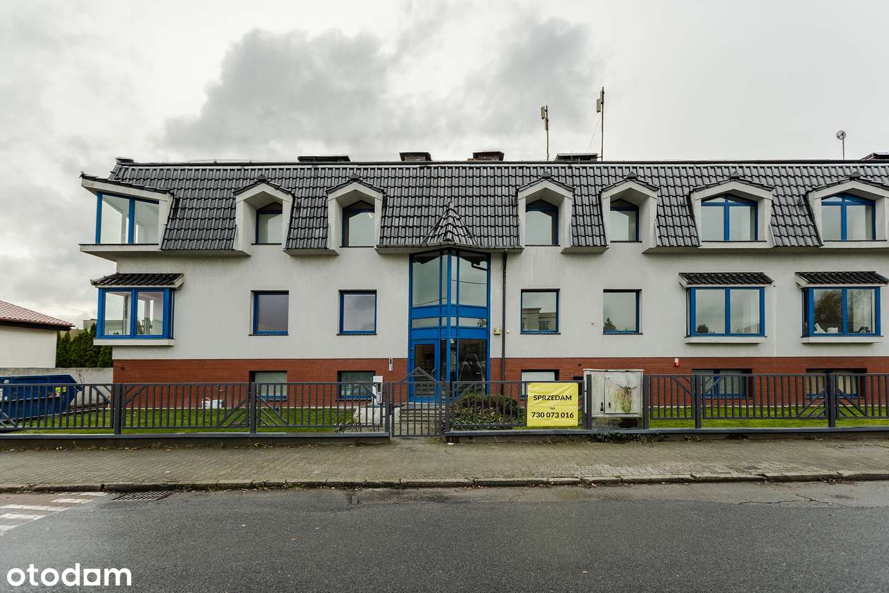 Nowa kawalerka z dużą łazienką, osobną kuchnią i komórką lokatorską-7