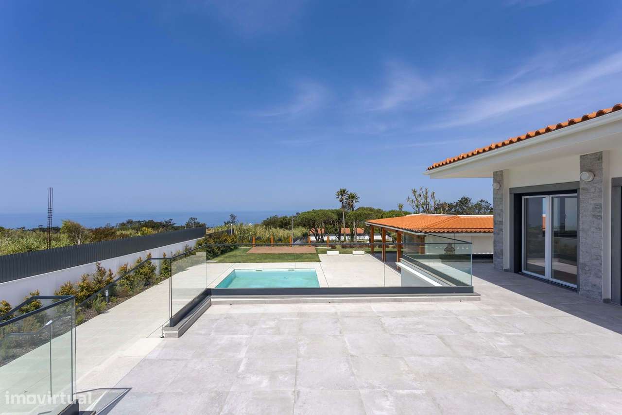 Moradia T6 com Piscina, Vista Mar e Terreno de 3.920 m² | Azoia, Sintr-29