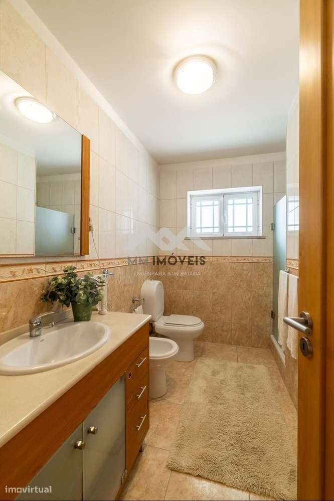 Moradia T4 | Piscina | Jardim | 4 frentes | Praia Fluvial-31