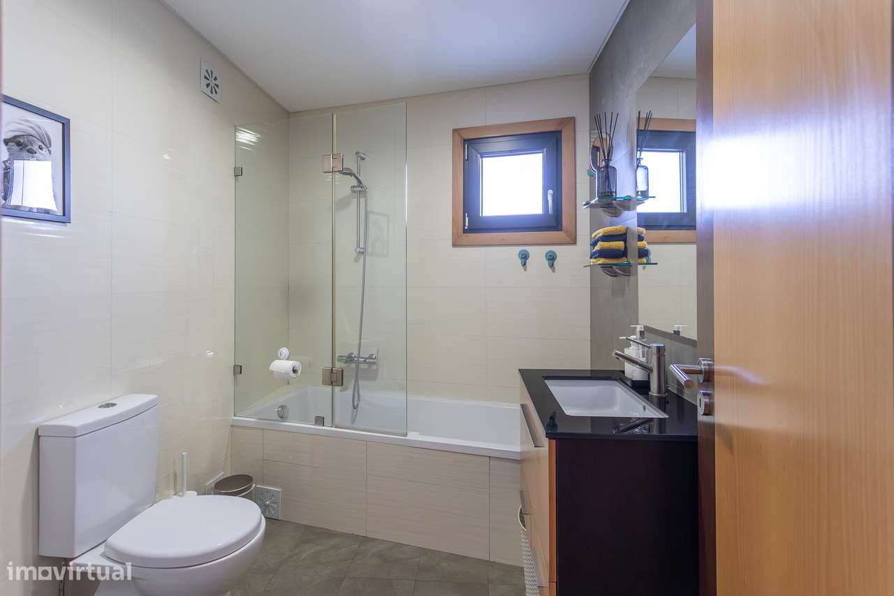 Apartamento T3 em Condomínio Privado – Abrunheira-13