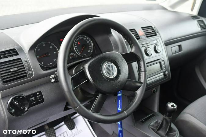 Volkswagen Touran - 16