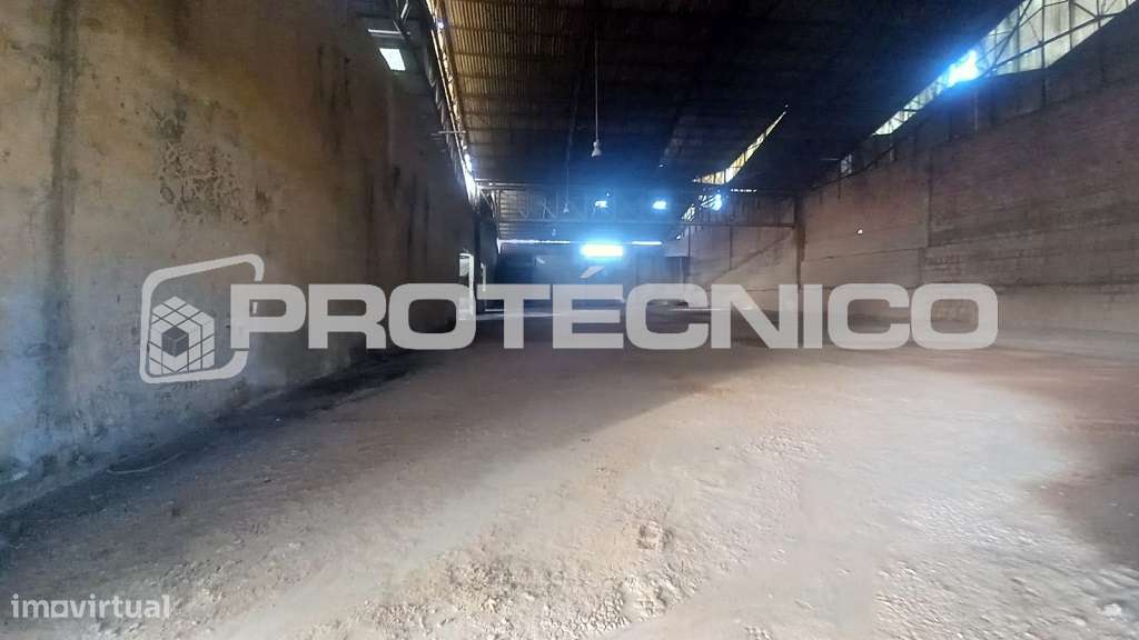 Armazém Industrial - 16.500m2 - Centro País-23