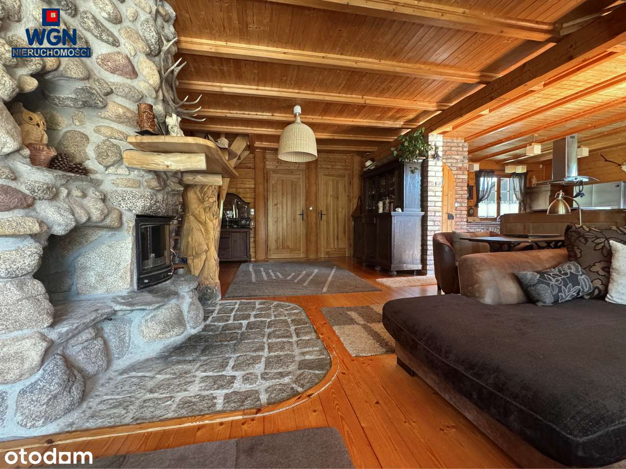 Klimatyczny dom drewniany z zadbanym ogrodem w Polanicy-Zdrój.-7