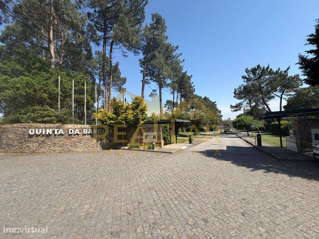 Exclusiva Moradia T4 Semi-Nova com Vista Rio - Condomínio Privado Q...-35